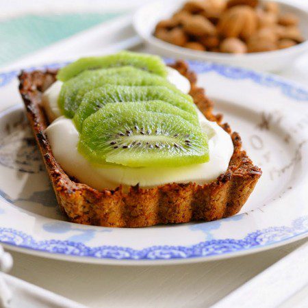 Breakfast Pie With kiwi and Sourcream| Healthy Breakfast Recipes | www.karlasnordickitchen.com