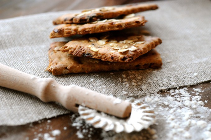 Spelt Crackers with Dates and Almonds