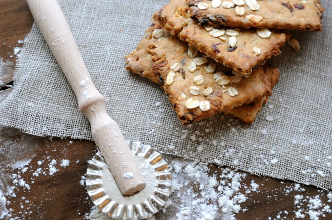 Spelt Crackers with Dates and Almonds