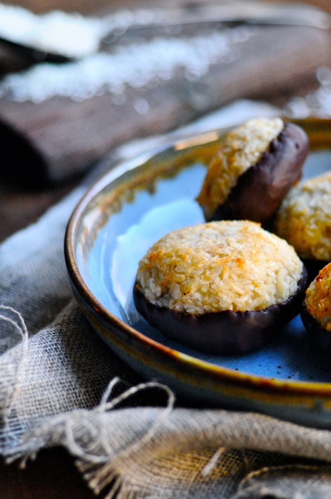 Coconut macaroons on www.karlasnordickitchen.com