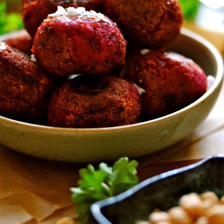 Beetroot falafels | www.karlasnordickitchen.com