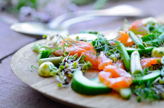 Salmon salad with dill | www.karlasnordickitchen.com