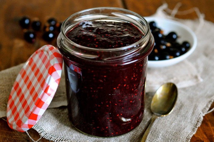 Blackcurrant jam | www.karlasnordickitchen.com