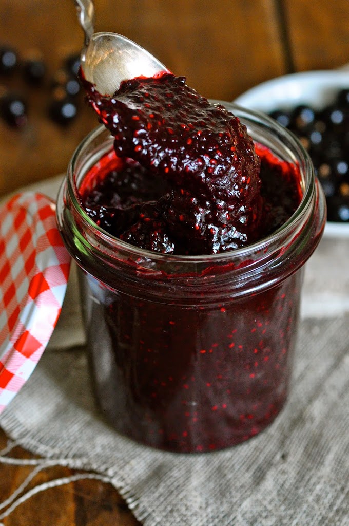 Blackcurrant jam | www.karlasnordickitchen.com