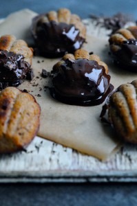 Easy Madeleines with almond meal and apple sauce| www.karlasnordickitchen.com