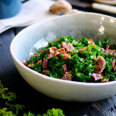 Easy kale salad recipe with bacon| www.karlasnordickitchen.com