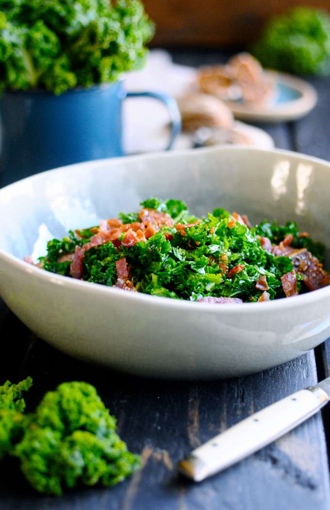 Easy kale salad recipe with bacon| www.karlasnordickitchen.com