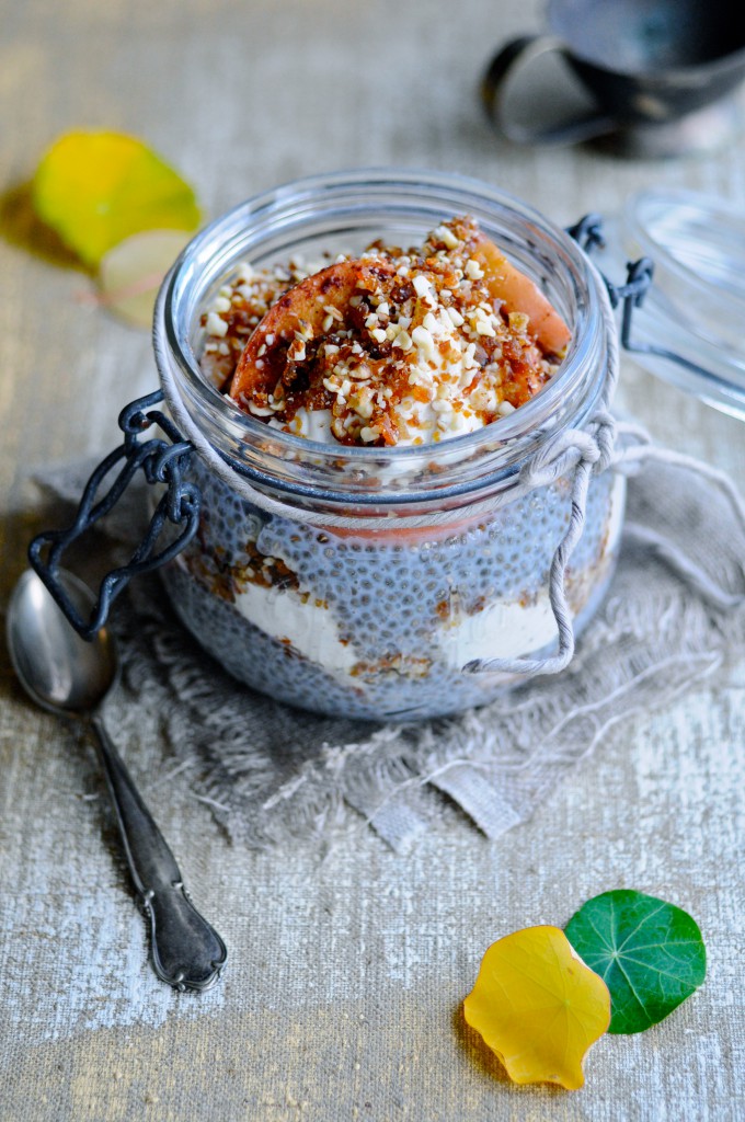 Apple trifle with chia and yoghurt