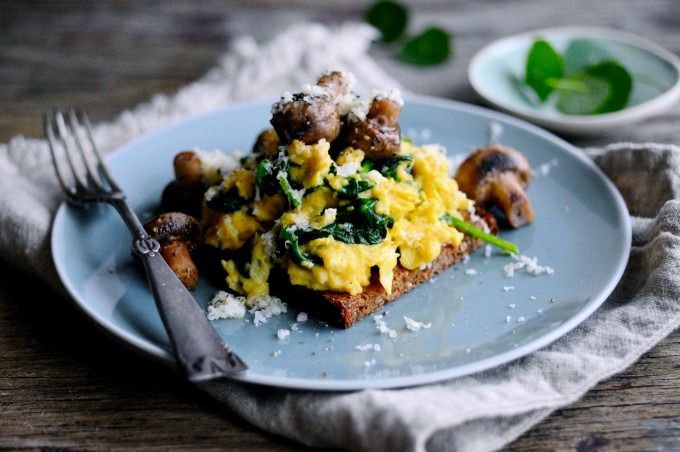 Homemade Healthy Scrambled Eggs with Mushrooms