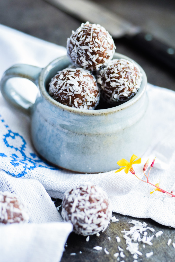 The best Orange Date Energy Balls