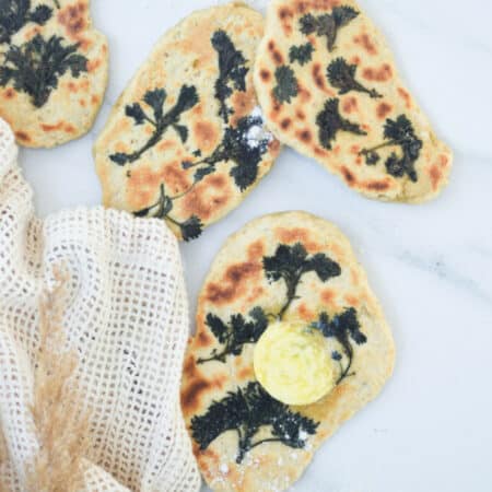 Easy skillet flatbread with nettles