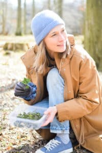 Easy skillet flatbread with edible plants